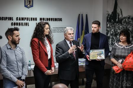 Sergiu Bejan şi Maria Tivodariu, campioni mondiali la canotaj, au devenit cetăţeni de onoaare ai municipiului Câmpulung Moldovenesc