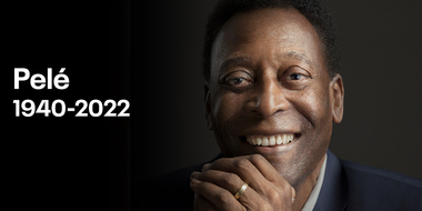 Pele va fi înmormântat marţi, anunţă clubul Santos