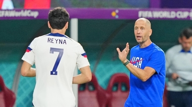 Mama fotbalistului Giovanni Reyna a fost cea care a alertat federaţia americană cu privire la incidentul din 1991 al cărui protagonist a fost selecţionerul SUA