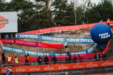 Ciclocros: Wout van Aert a câştigat etapa de Cupă Mondială de la Zonhoven