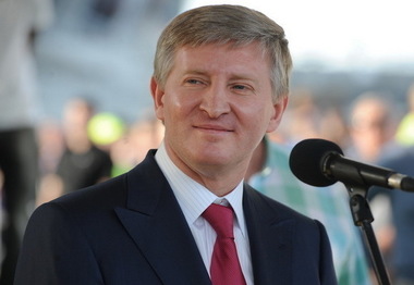 Rinat Ahmetov, preşedintele clubului Şahtior, donează 25 de milioane de euro pentru a ajuta soldaţi ucraineni şi familiile lor