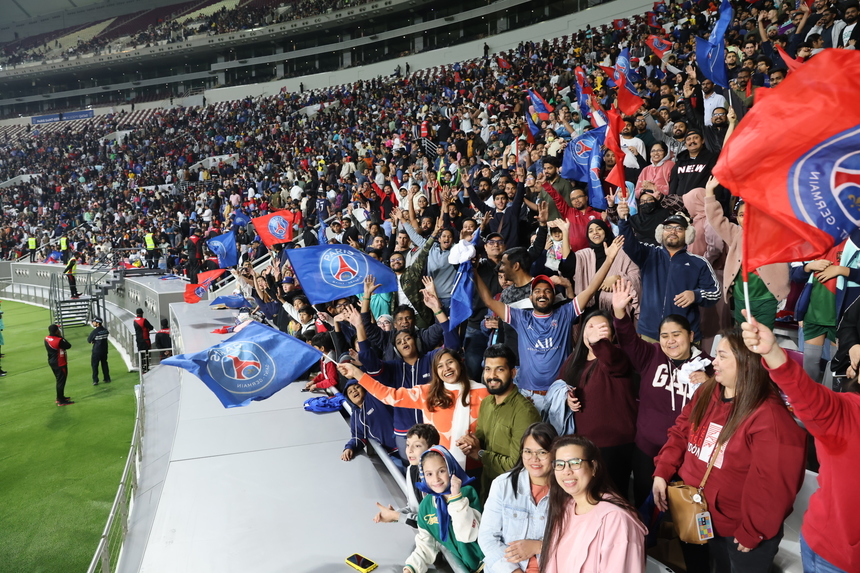 PSG s-a antrenat în faţa a 27.000 de spectatori la Doha