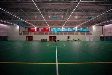 O nouă sală de sport a fost construită la Sângeorgiu de Pădure, judeţul Mureş / Cseke Attila: 96 de astfel de construcţii noi au fost finalizate până în prezent