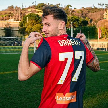 Denis Drăguş a fost împrumutat de Standard Liege la Genoa. El va fi coechipier cu Radu Drăguşin şi George Puşcaş 