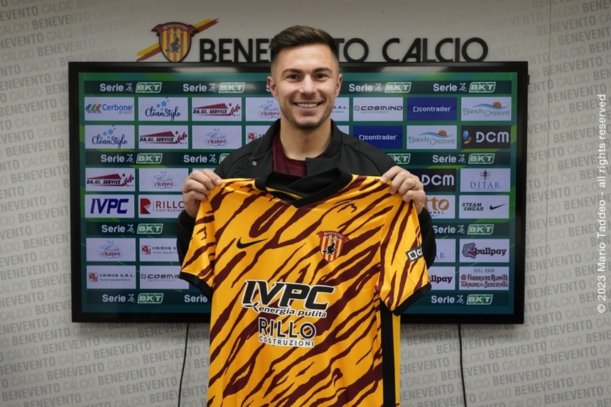 Fundaşul Alin Toşca a semnat cu Benevento, în Serie B