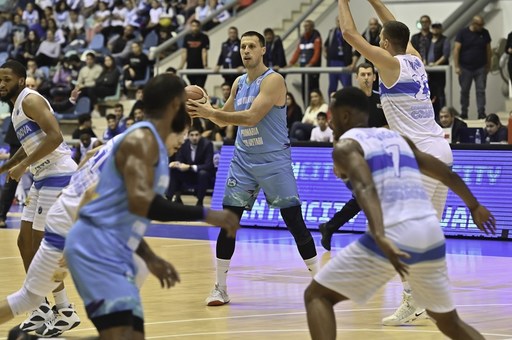 Baschet masculin: Meciul U BT Cluj - SCM Timişoara deschide Turneul Final 8 al Cupei României
