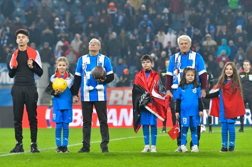 Universitatea Craiova, susţinere pentru Turcia şi Siria la meciul cu CFR Cluj