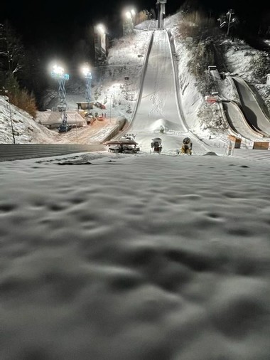 Cupa Mondială de Sărituri cu Schiurile, pentru prima oară în nocturnă la Râşnov