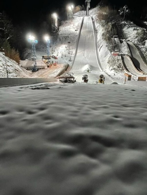 Cupa Mondială de Sărituri cu Schiurile, pentru prima oară în nocturnă la Râşnov