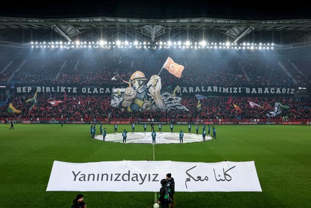 Conference League: La zece zile după cutremurele devastatoare din Turcia, Trabzonspor a învins FC Basel, scor 1-0. Încasările merg către sinistraţi