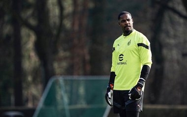 Portarul Mike Maignan şi-a reluat antrenamentele. În lipsa sa, poarta echipei AC Milan a fost apărată de Tătăruşanu