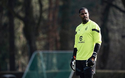 Portarul Mike Maignan şi-a reluat antrenamentele. În lipsa sa, poarta echipei AC Milan a fost apărată de Tătăruşanu