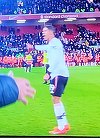 La finalul umilinţei cu Liverpool, Varane le-a ordonat coechipierilor săi de la Manchester United să salute fanii - VIDEO