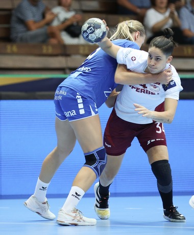 Handbal: Antrenorul Kim Rasmussen a debutat cu victorie pe banca echipei Rapid Bucureşti