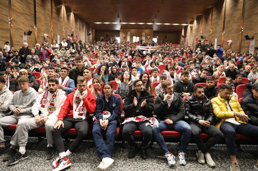 Conference League: Sivasspor oferă acces gratuit la meciul cu Fiorentina oamenilor afectaţi de cutremurele devastatoare de luna trecută