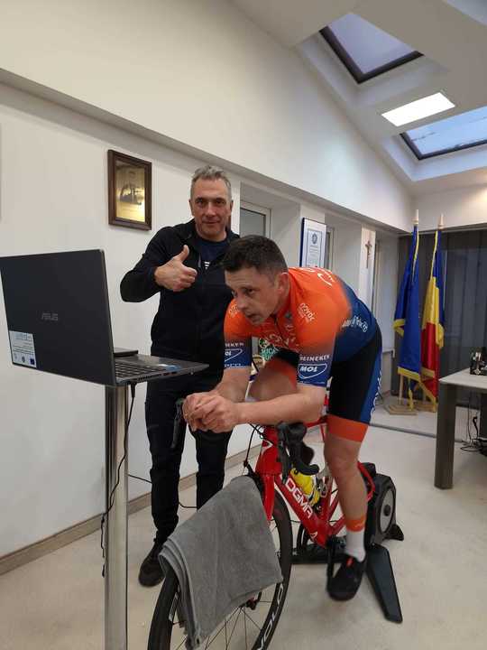 Sindicatul Naţional Sport şi Tineret, noi acuzaţii la adresa lui Novak: Ministrul Sportului se antrenează la birou, unde şi-a instalat un sistem complet - FOTO 114 novak
