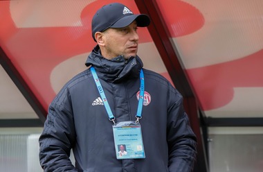 Robert Ilyes a plecat din postul de secund la Sepsi OSK şi a preluat echipa de Liga a II-a, FK Csikszereda Miercurea Ciuc