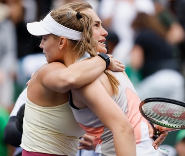 Elena Rîbakina a învins-o pe Sabalenka şi a câştigat trofeul la Indian Wells