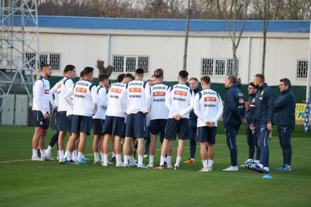 Echipa naţională: Toţi jucătorii convocaţi pentru ”dubla” cu Andorra şi Belarus au ajuns la Mogoşoaia. Antrenament pe grupuri