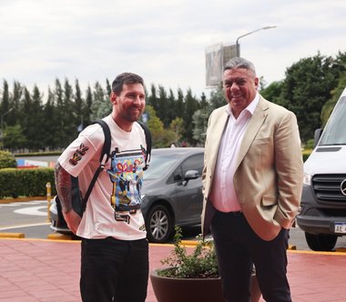 Messi a sosit la Buenos Aires pentru primul meci al Argentinei după ce a câştigat titlul mondial. Festivităţi programate pe stadionul Monumental