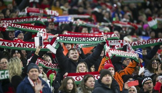 Asociaţia maghiară de fotbal sustine că UEFA şi FARE au fost de acord ca la meciurile echipei naţionale să poată fi afişate bannere reprezentând Ungaria istorică
