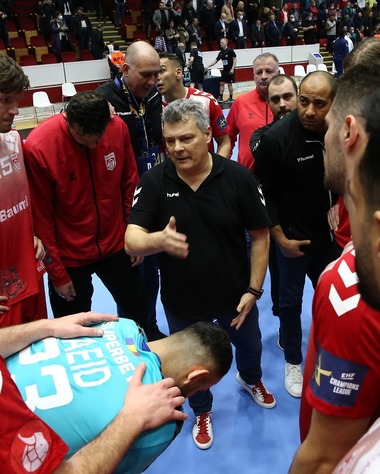 Handbal masculin: Dinamo Bucureşti - THW Kiel, scor 28-41, în manşa tur din optimile Ligii Campionilor
