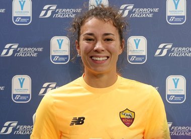 Liga Campionilor fotbal feminin: FC Barcelona a învins pe AS Roma, scor 5-1, şi s-a calificat în semifinale. Poarta Romei a fost apărată de o româncă