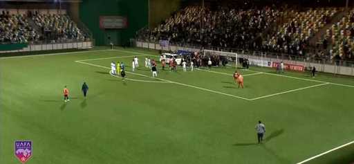 Portarul echipei El-Gaish a fost lovit de un obiect pirotehnic la un meci din Cupa Campionilor Cluburilor Arabe – VIDEO
