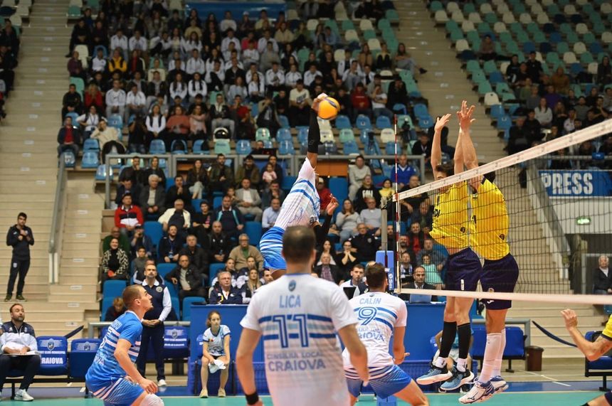 Volei masculin: SCMU Craiova egalează la general pe Steaua Bucureşti în semifinalele Diviziei A