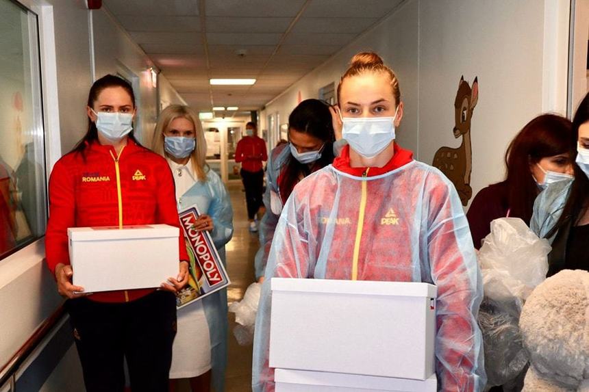 Membrii lotului olimpic de canotaj şi staful federaţiei au donat 20.300 de lei pentru copiii de la Spitalul Marie Curie