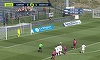 Imagini inedite pe un stadion din Franţa: Suporterii şi-au dat jos chiloţii pentru a-i distrage atenţia unui jucător care executa un penalti - VIDEO