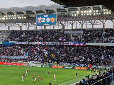 Liga II: CSA Steaua a învins Dinamo, scor 2-0. Dinamoviştii au jucat în inferioritate numerică din minutul 70 / La meci au asistat aproximativ 25.000 de spectatori