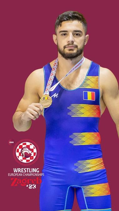 Lupte: Alin Alexuc - locul 5 la CE de greco-romane. Mihai Mihuţ luptă pentru bronz