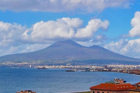 Autorităţile din Napoli fac apel la fani să nu sărbătorească titlul pe Vezuviu