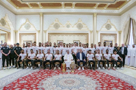 Olăroiu şi jucătorii săi, primiţi de Sultan bin Muhammad Al Qasimi, conducătorul emiratului Sharah - FOTO