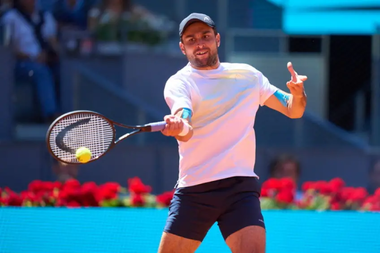 Aslan Karatsev, venit din calificări, a ajuns în semifinale la Madrid