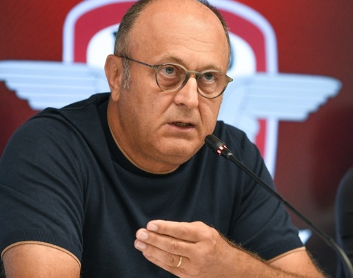 Dan Şucu, mesaj după înfrângerea zdrobitoare înregistrată sâmbătă de Rapid: Ne dorim ca băieţii, după ce au fost număraţi la podea, să fie ei cei care să-i trimită în corzi pe adversari. Ne sunt datori!