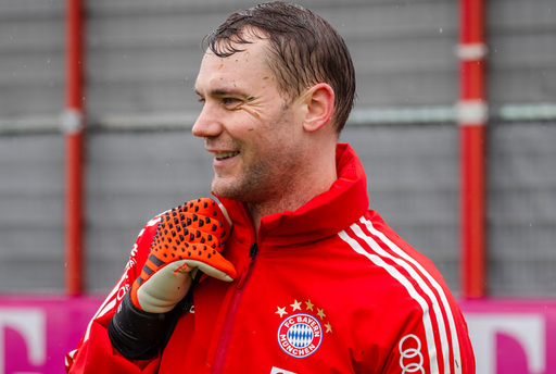 Bayern Munchen: La cinci luni după ce şi-a fracturat piciorul la schi, Manuel Neuer a revenit la antrenamente - VIDEO