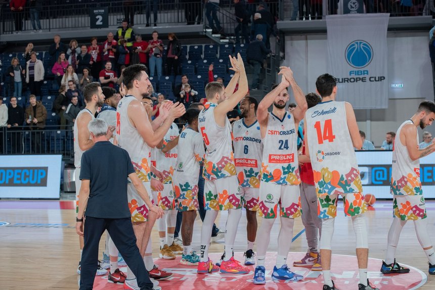 Baschet masculin: CSM Oradea - U BT Cluj, scor 79-73, în primul meci din şapte programate în finala Ligii Naţionale