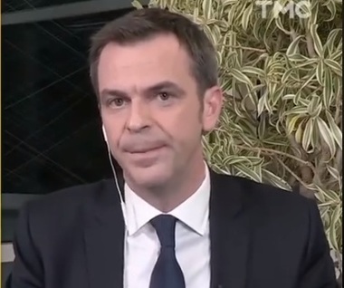 Refuzul unor jucători din campionatul Franţei de a purta însemnele curcubeului. Ce spune purtătorul de cuvânt al Guvernului de la Paris: Este o prostie