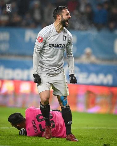 FC U Craiova 1948 anunţă că trei jucători şi-au prelungit contractele