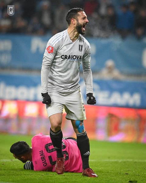 FC U Craiova 1948 anunţă că trei jucători şi-au prelungit contractele