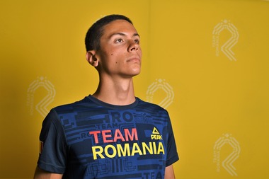 David Popovici susţine examenul de Bacalaureat pentru sportivii olimpici