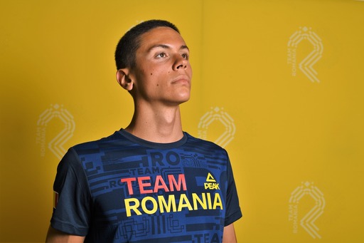 David Popovici susţine examenul de Bacalaureat pentru sportivii olimpici