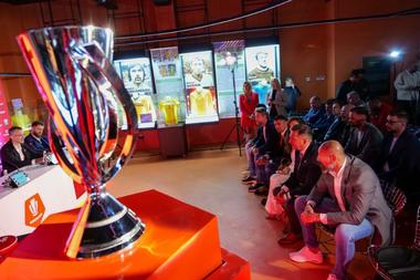 Trofeul Superligii, produs în parteneriat cu Monetăria Statului, prezentat joi. Ce greutate are şi câte sezoane va fi folosit - FOTO
