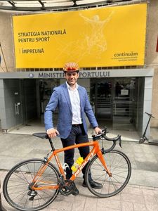Ministrul Sportului va pleca de la Bucureşti la pelerinajul de la Şumuleu Ciuc cu bicicleta 