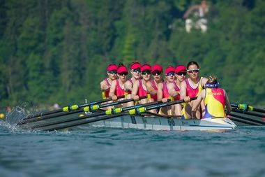 România, fără egal la CE de canotaj: Fetele de aur din barca 8+1 îşi merită numele. Încă un aur