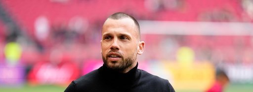 Ajax Amsterdam renunţă la Heitinga şi caută un nou antrenor