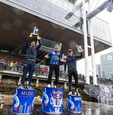 Constantin Popovici a câştigat prima etapă în Red Bull Cliff Diving World Series