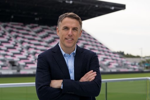 Phil Neville, plecat săptămâna trecută de la noua echipă a lui Messi, s-a alăturat stafului naţionalei Canadei